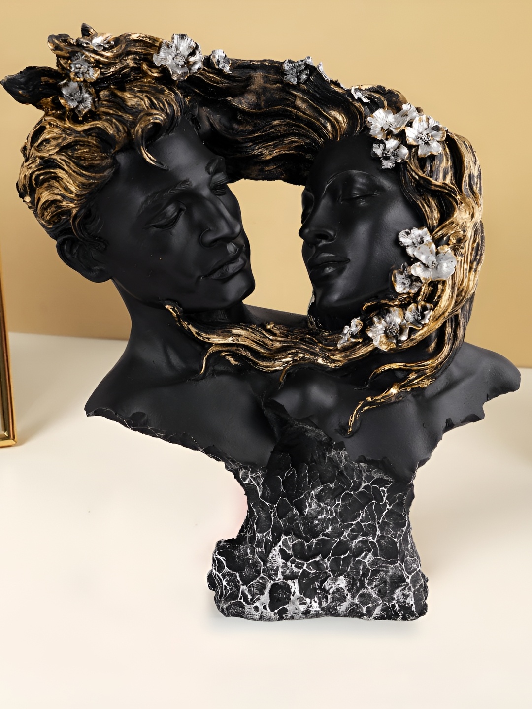 

Zart Black Fengshui Figurine Showpiece