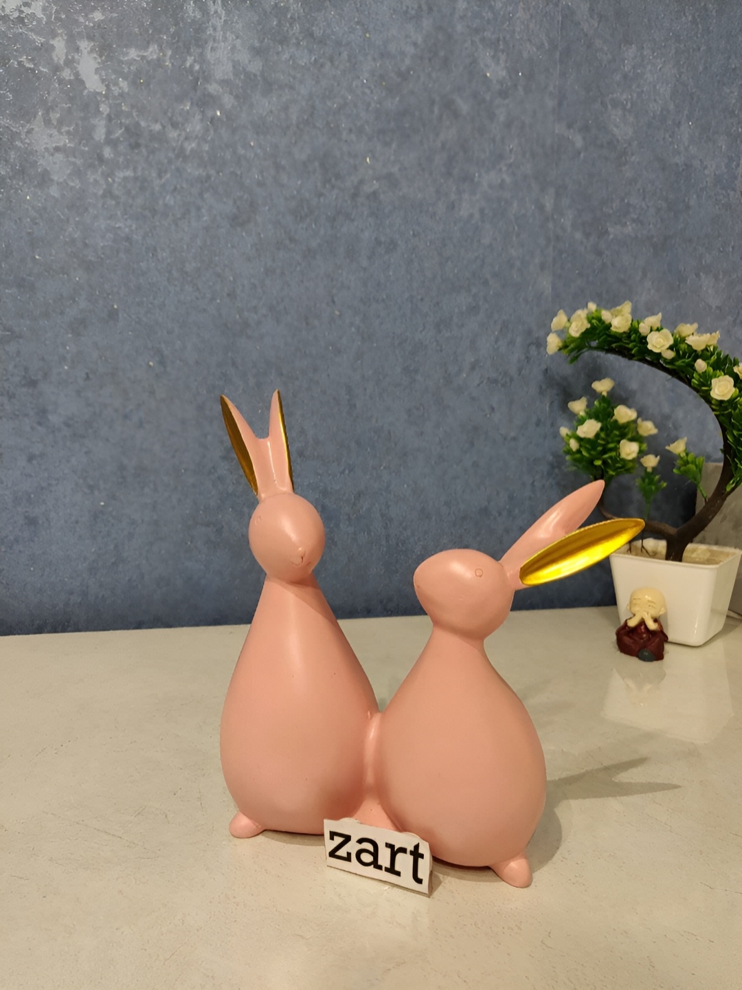

Zart Pink Idol Showpiece