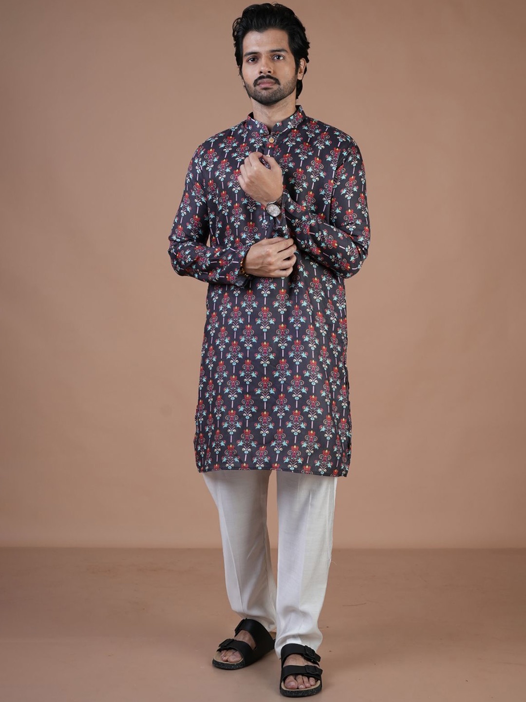 

ARYA Men Ethnic Motifs Printed Regular Linen Kurta with Pyjamas, Navy blue