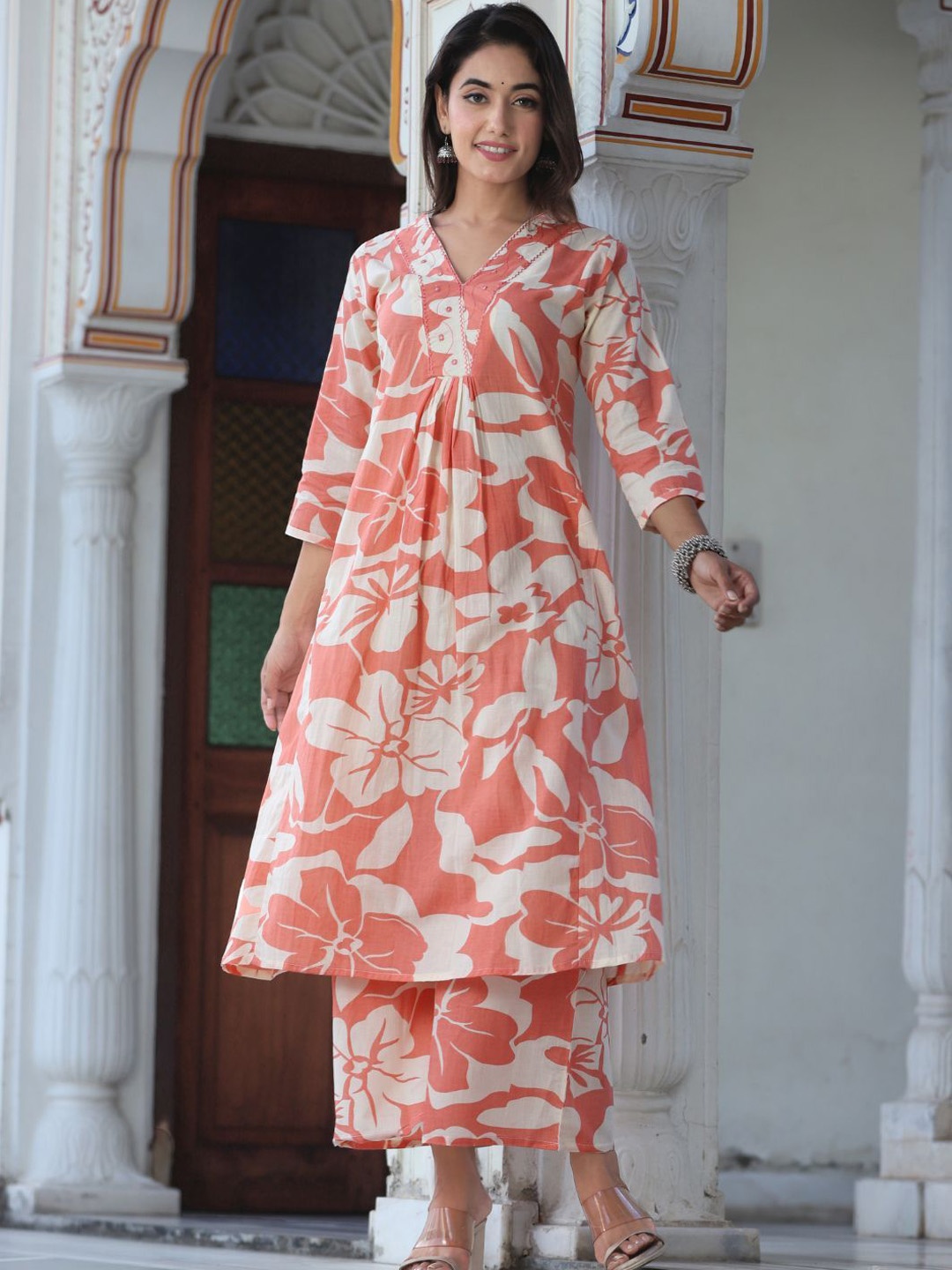 

Kaftanize Floral Printed V-Neck Three-Quarter Sleeves Top With Palazzo, Peach