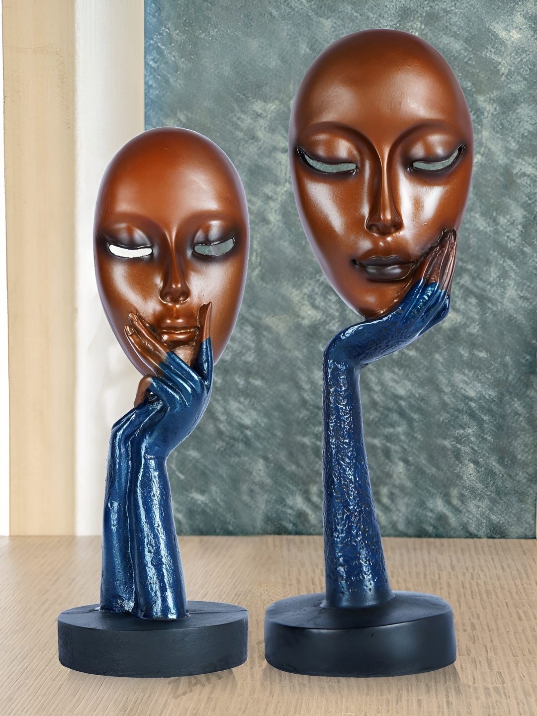 

Zart Brown & Blue 2 Pieces Face figurine Showpieces
