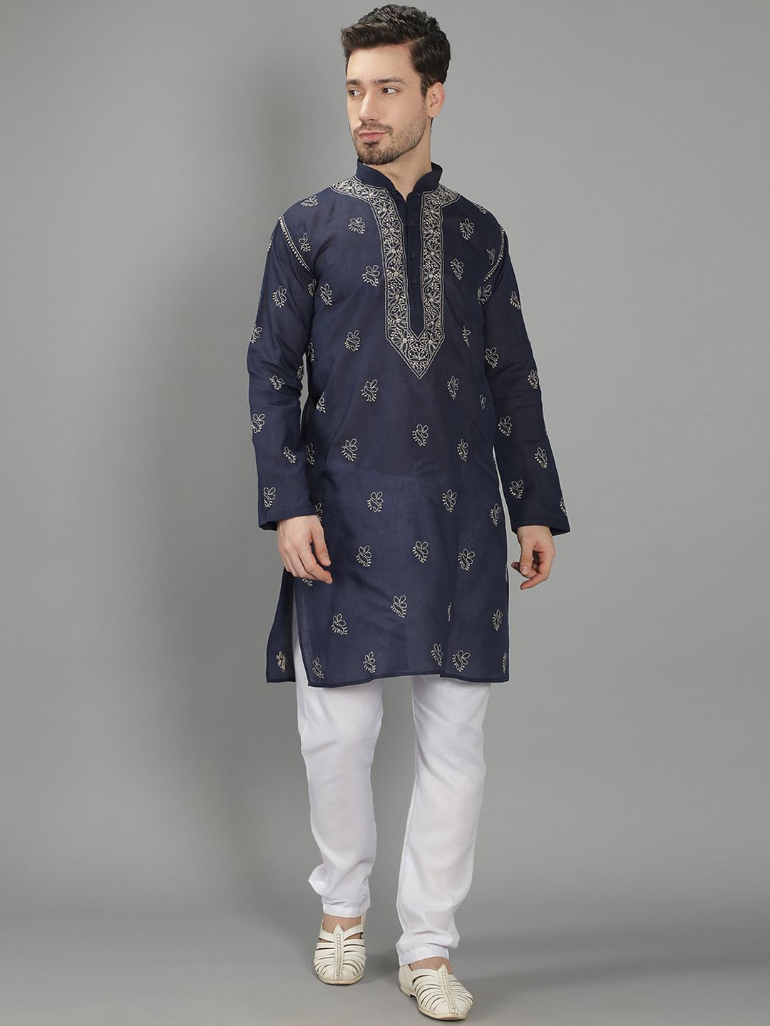 

Seva Chikan Floral Embroidered Mandarin Collar Long Sleeves Pure Cotton Straight Kurta, Navy blue