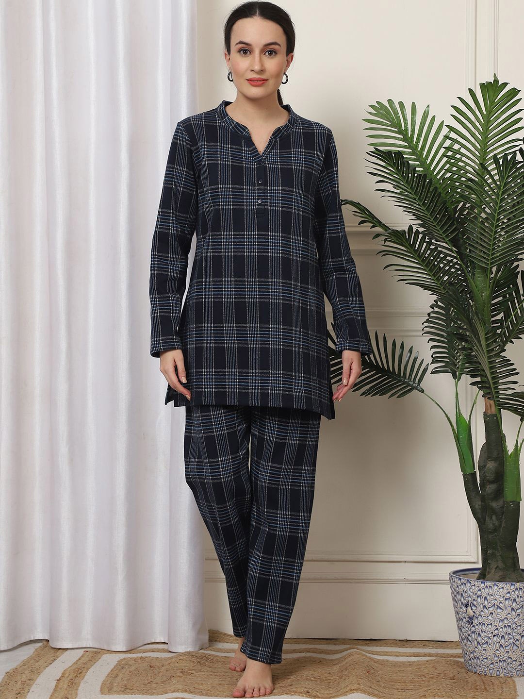 

Kanvin Women Checked Night suit, Navy blue