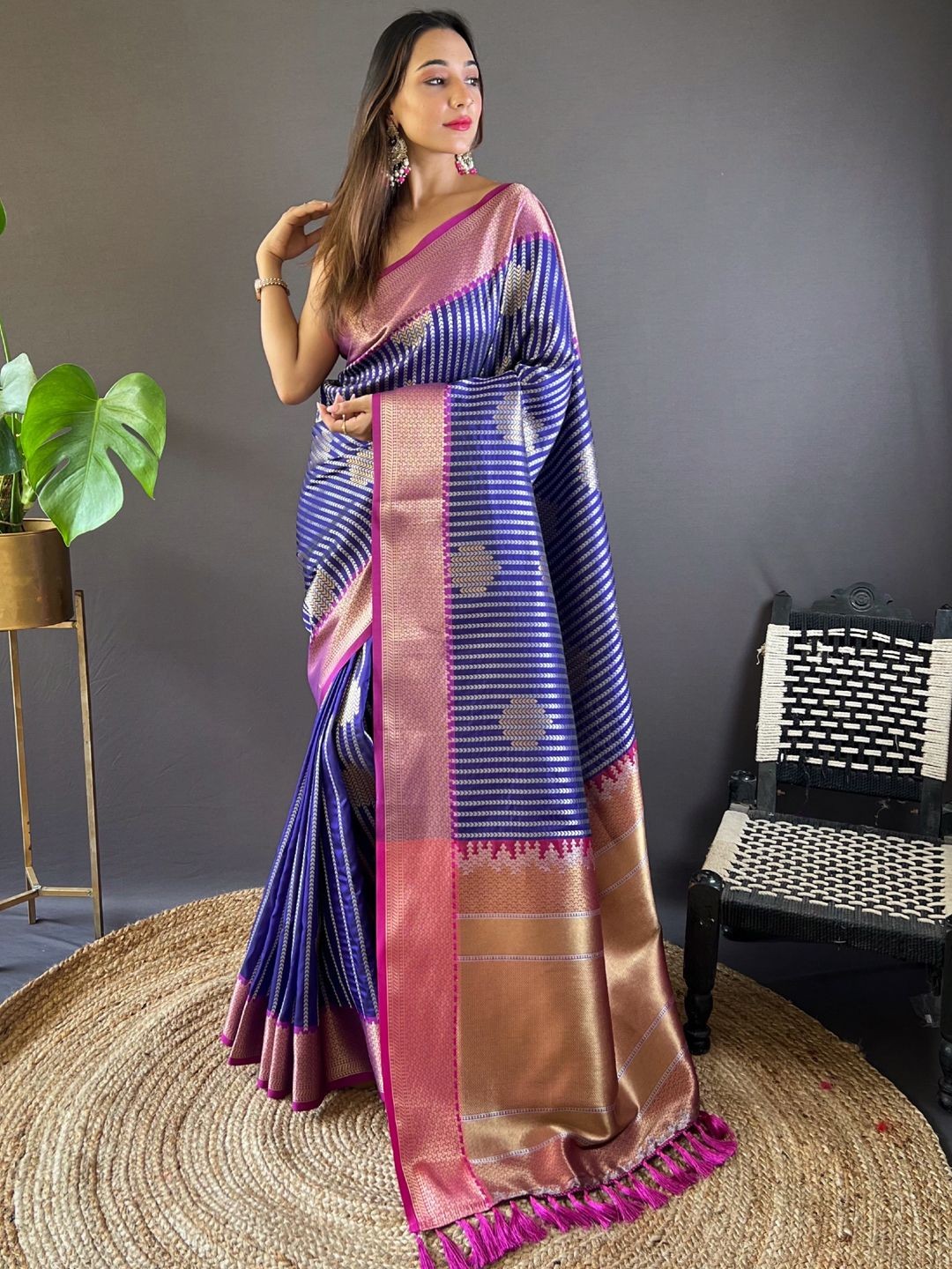 

Mitera Woven Design Zari Banarasi Saree, Blue