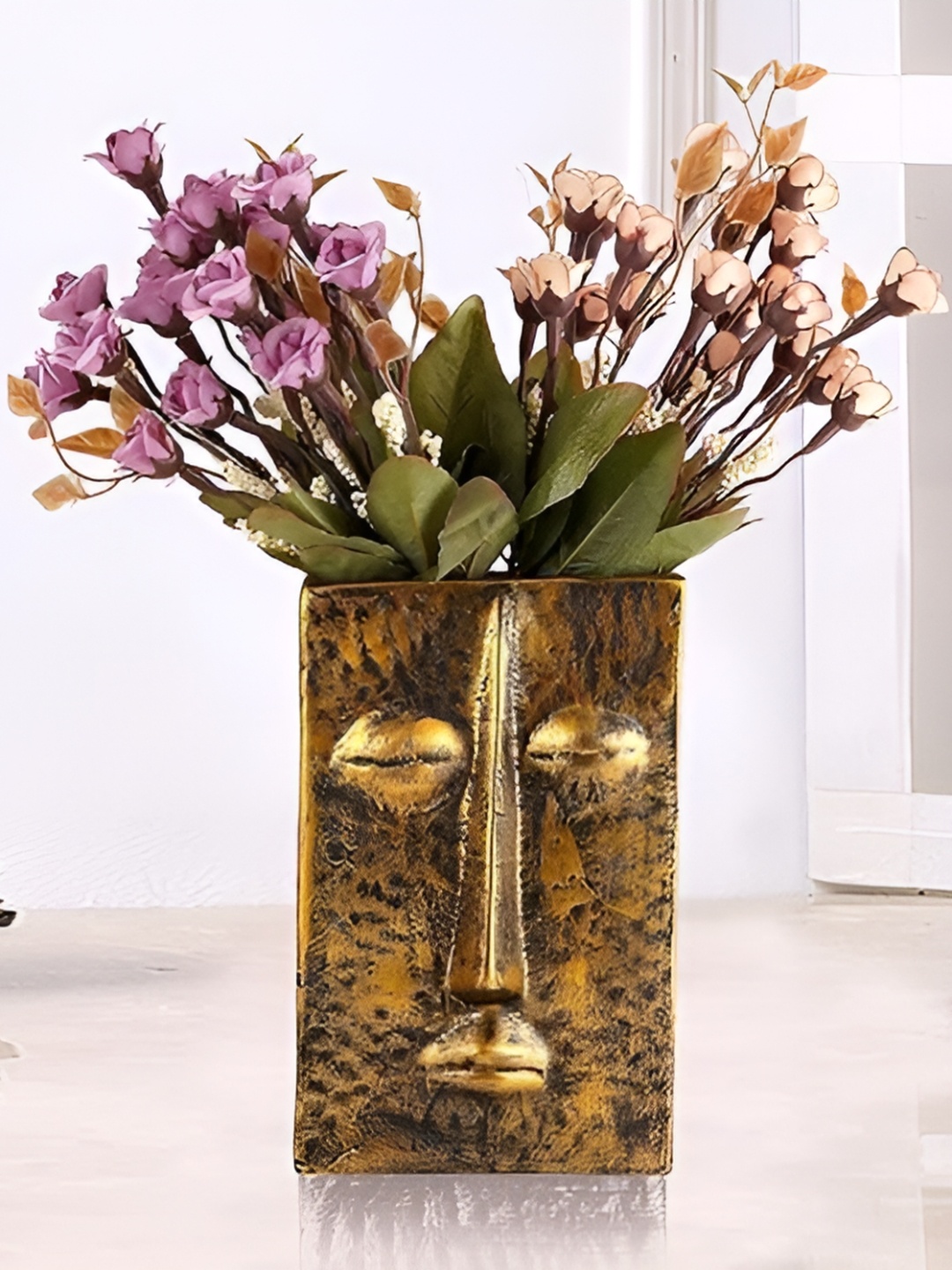 

Zart Face Design Vase, Gold