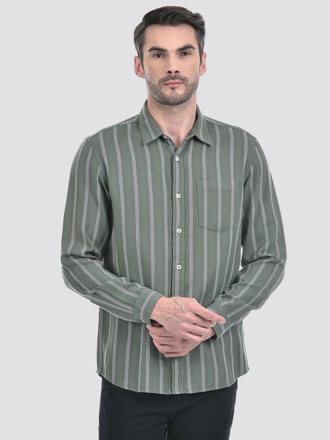 

Numero Uno Men Spread Collar Vertical Striped Cotton Slim Fit Casual Shirt, Green