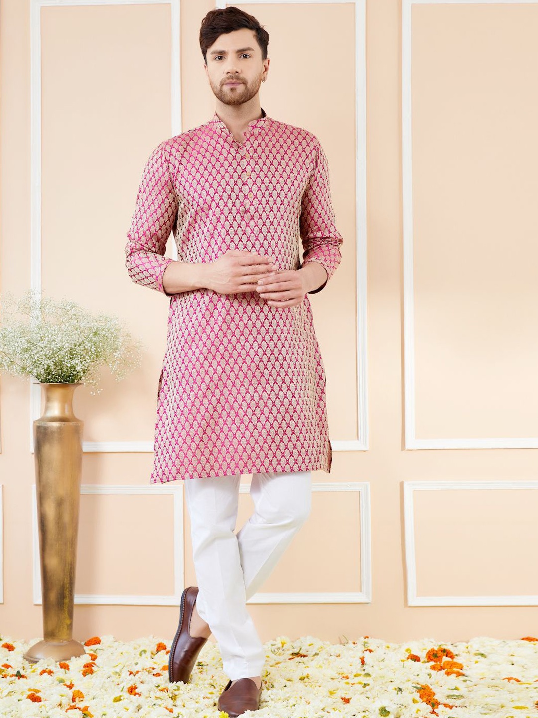 

See Designs Ethnic Motifs Woven Design Long Sleeves Regular Straight Kurta & Pyjama, Pink