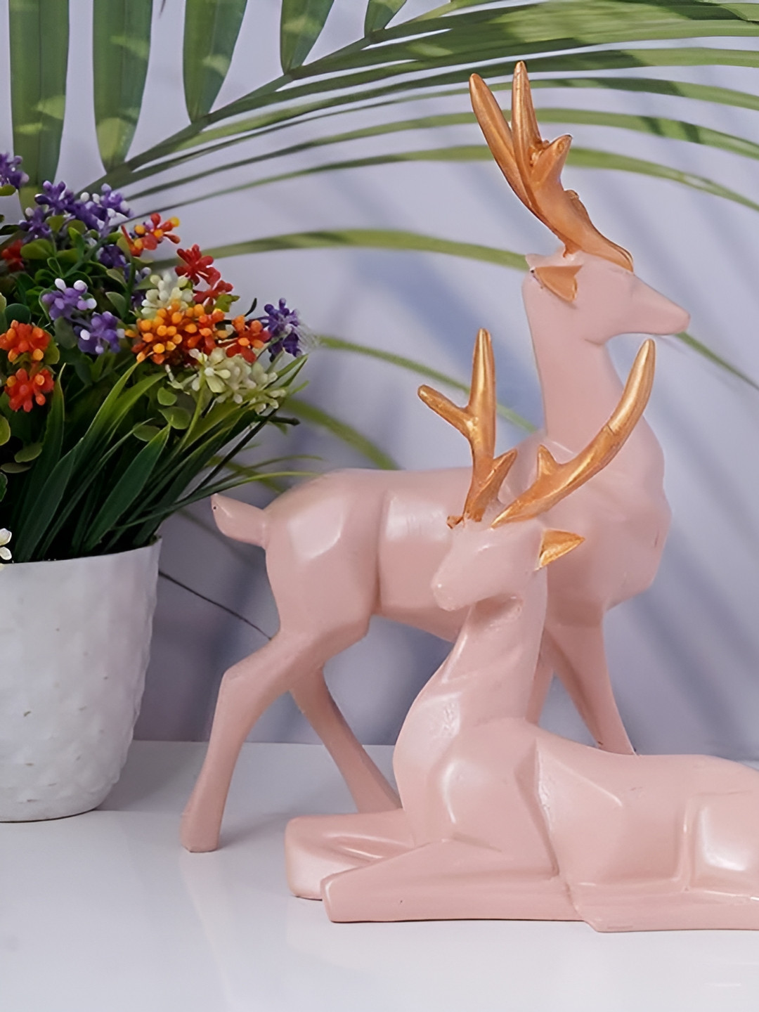 

Zart Pink Figurine Showpiece