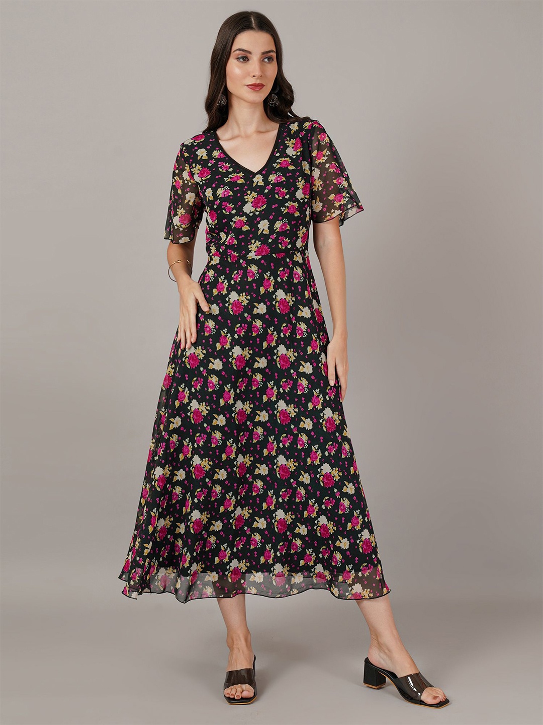 

Curvydrobe Floral Printed Flared Sleeve A-Line Midi Dress, Black