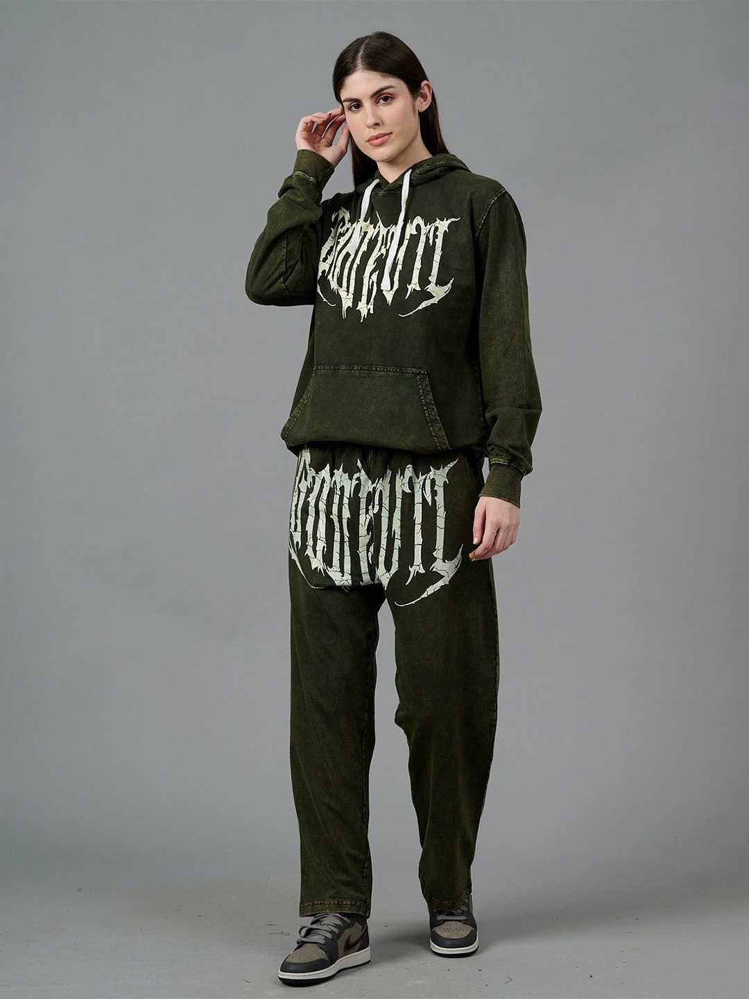 

GO DEVIL Typographic Printed Hooded Oversized Pure Cotton Fleece Sweatshirt With Joggers, Green