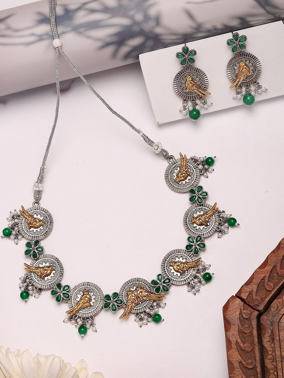 

KARATCART Silver-Plated Kundan-Studded & Beaded Peacock Design Jewellery Set