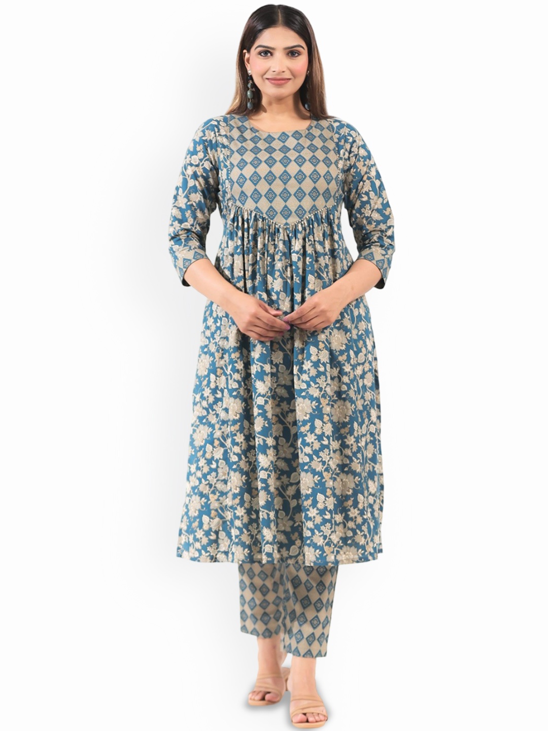 

Aramya Floral Printed Round Neck Three-Quarter Sleeves Regular Pure Cotton Kurta & Trouser, Blue