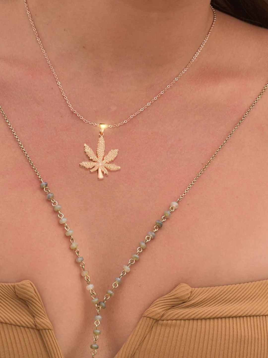 

Pinapes Unisex Brass Gold-Plated Necklace