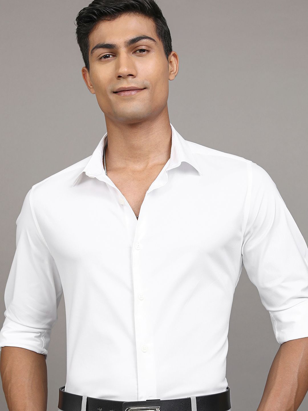 

LOCOMOTIVE Men Cutaway Collar Solid Cotton Slim Fit Casual Shirt, White