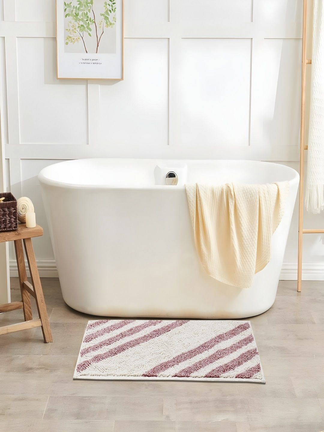 

Cazimo White Striped Pure Cotton Bath Rug, Red