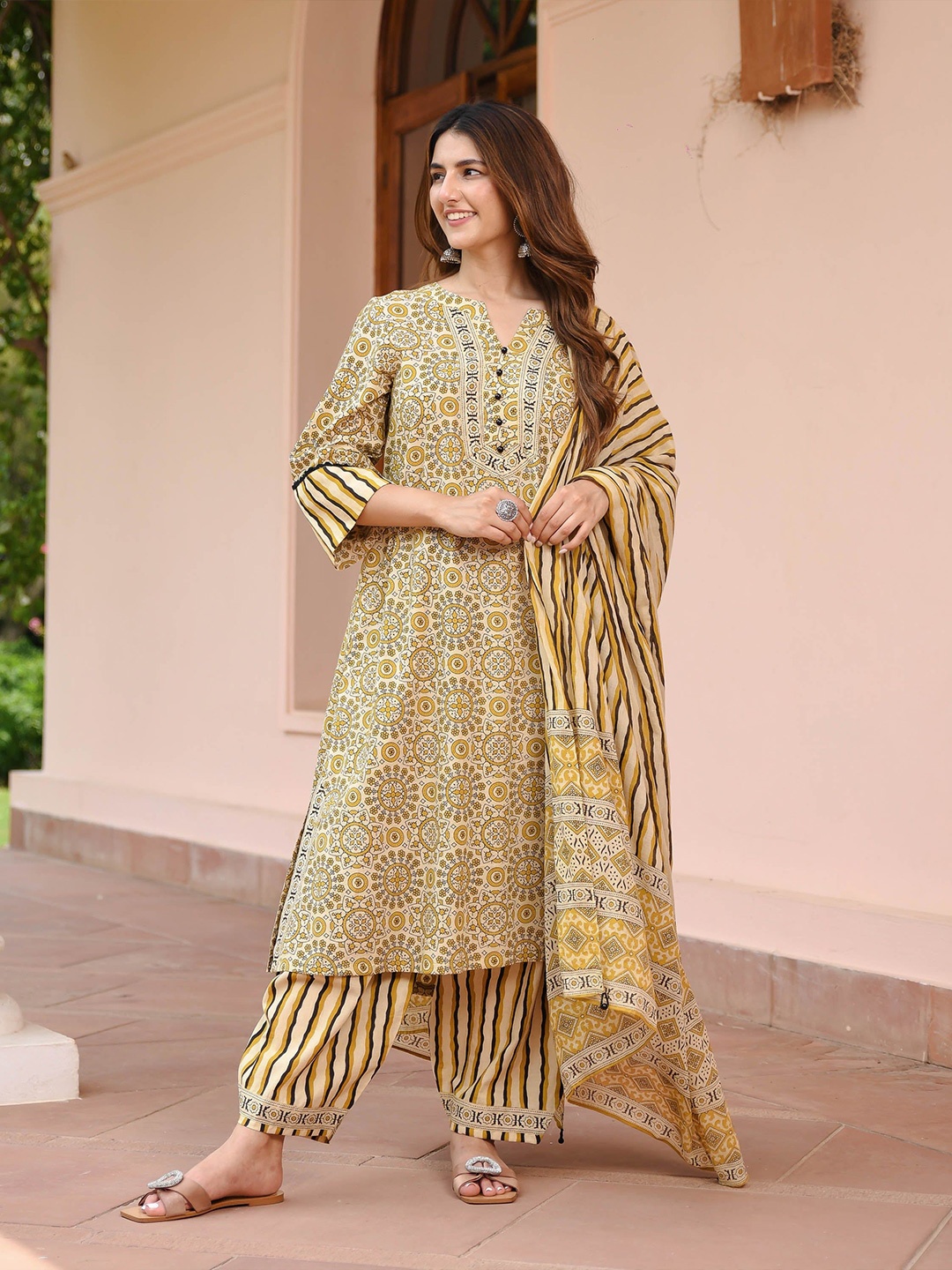 

Bunaai Floral Printed V-Neck Straight Kurta With Trousers & Dupatta, Beige