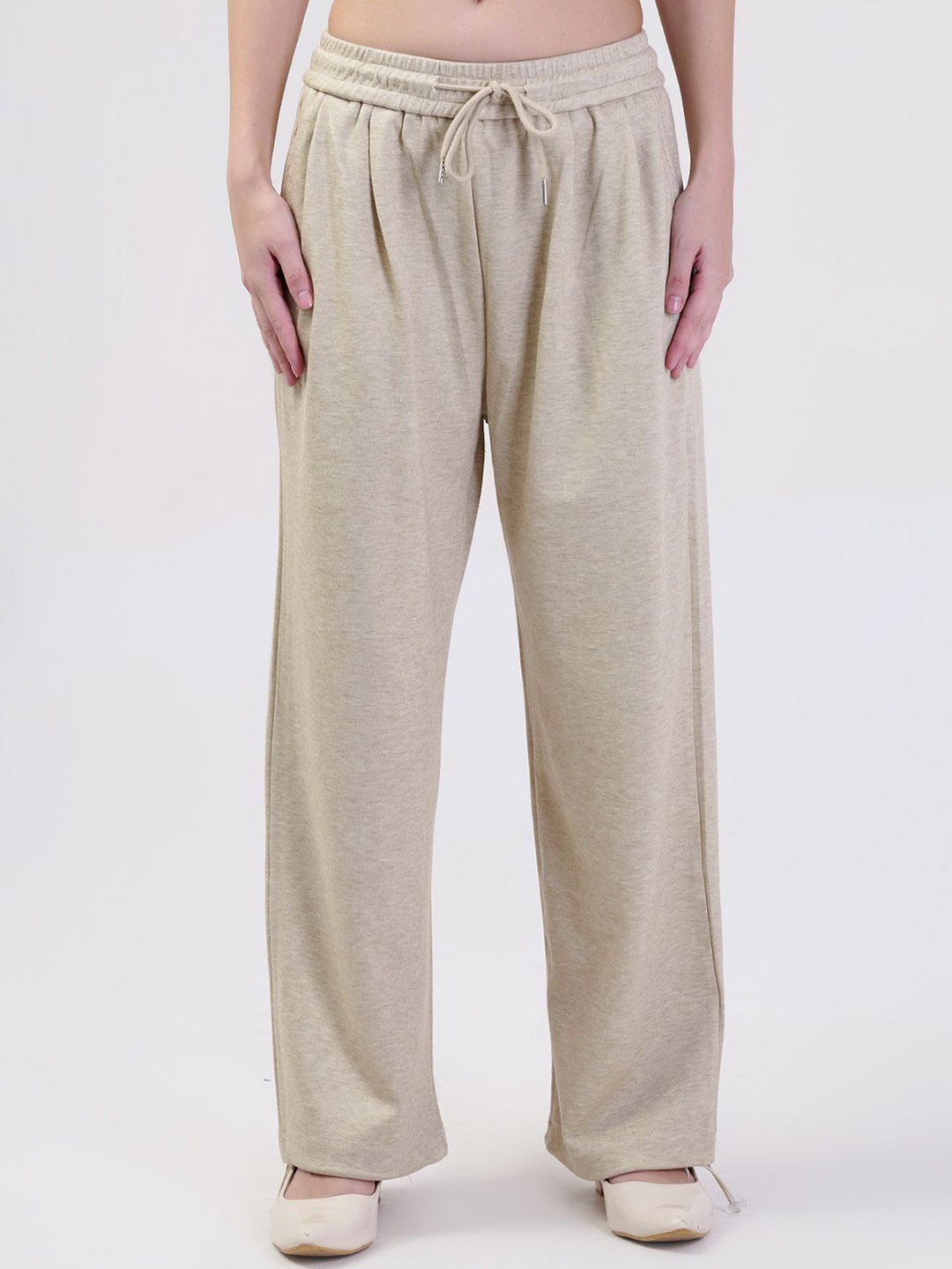 

Albion By CnM Women Mid-Rise Regular Trousers, Beige