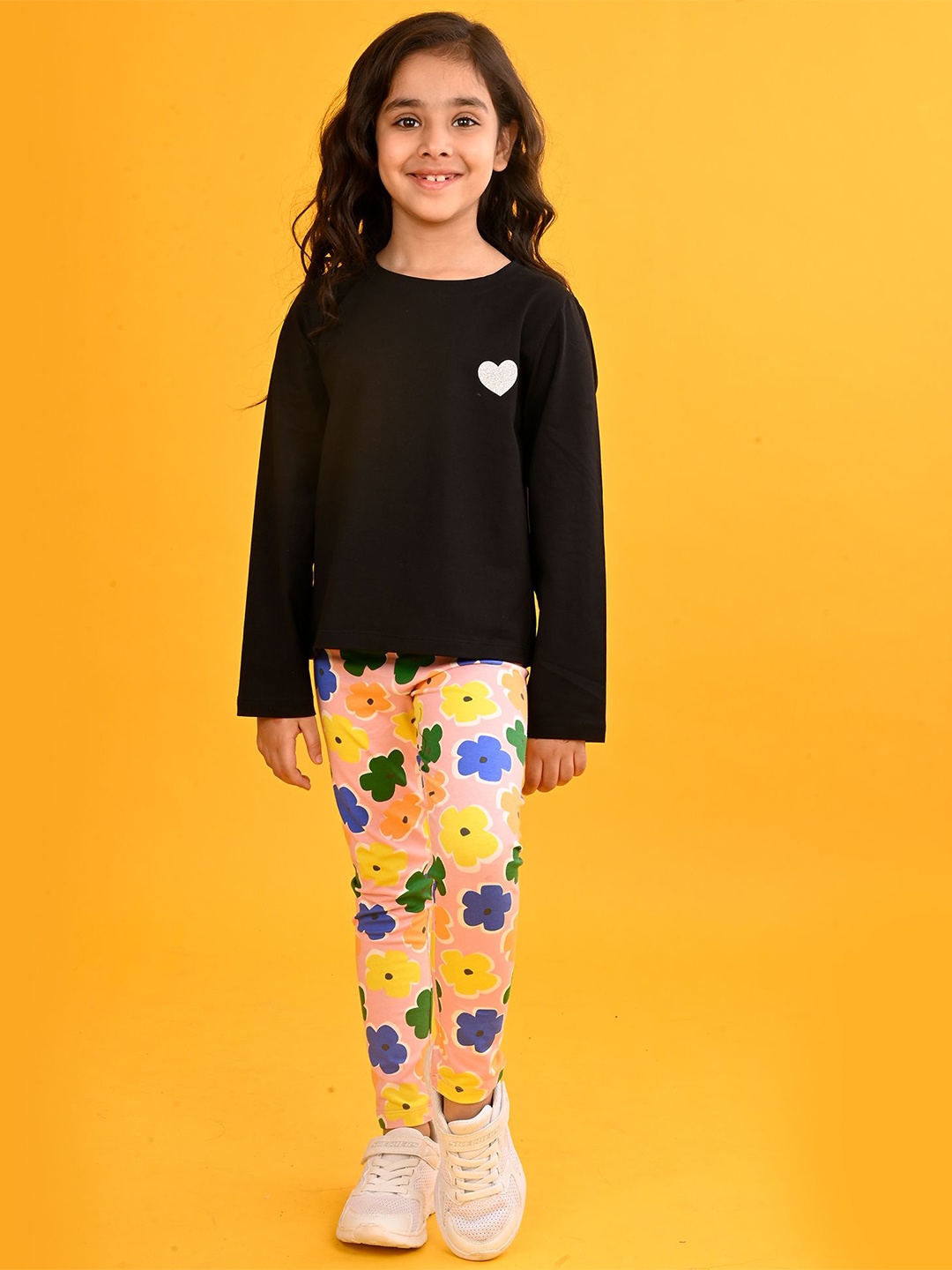 

Anthrilo Girls Round Neck T-shirt With Printed Legging, Black