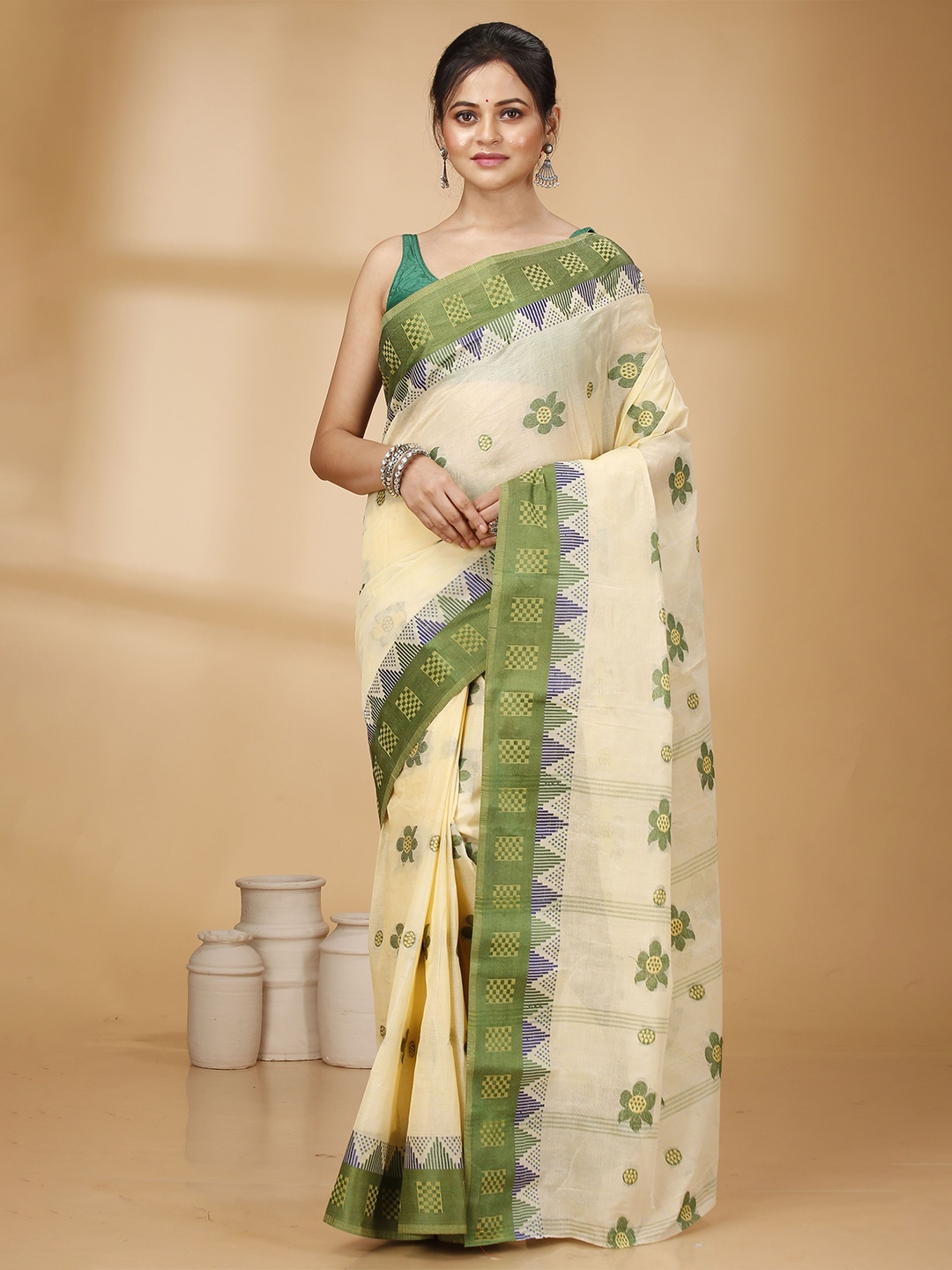 

Ruuprekha Woven Design Pure Cotton Taant Saree, Green