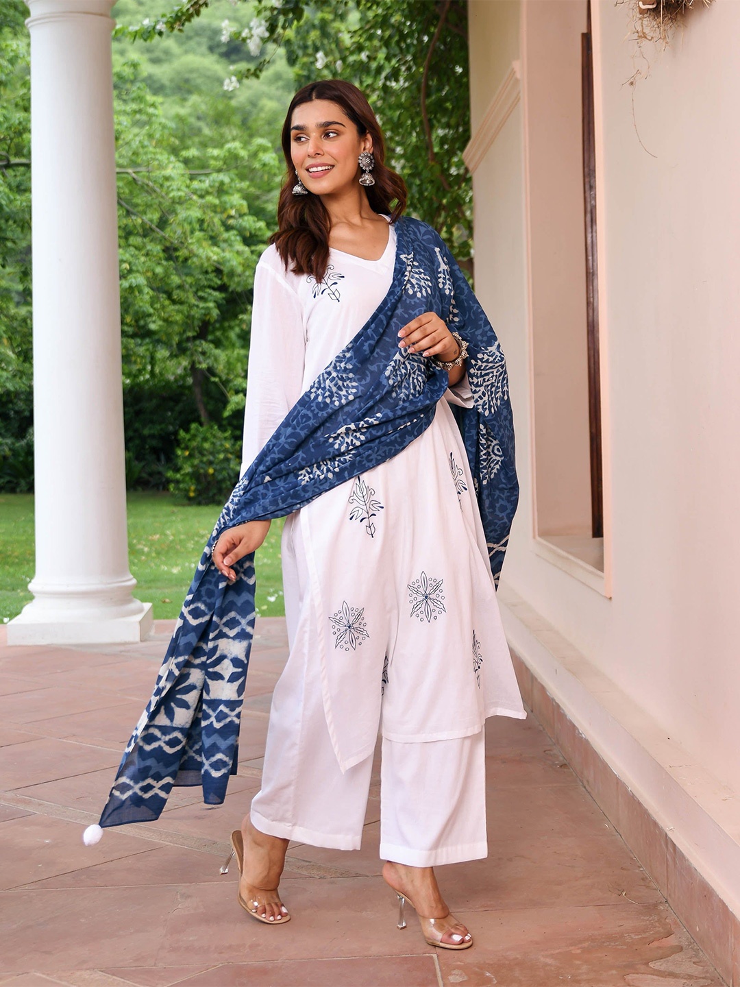 

Bunaai Ethnic Motifs Printed Straight Kurta with Palazzos & Dupatta, White