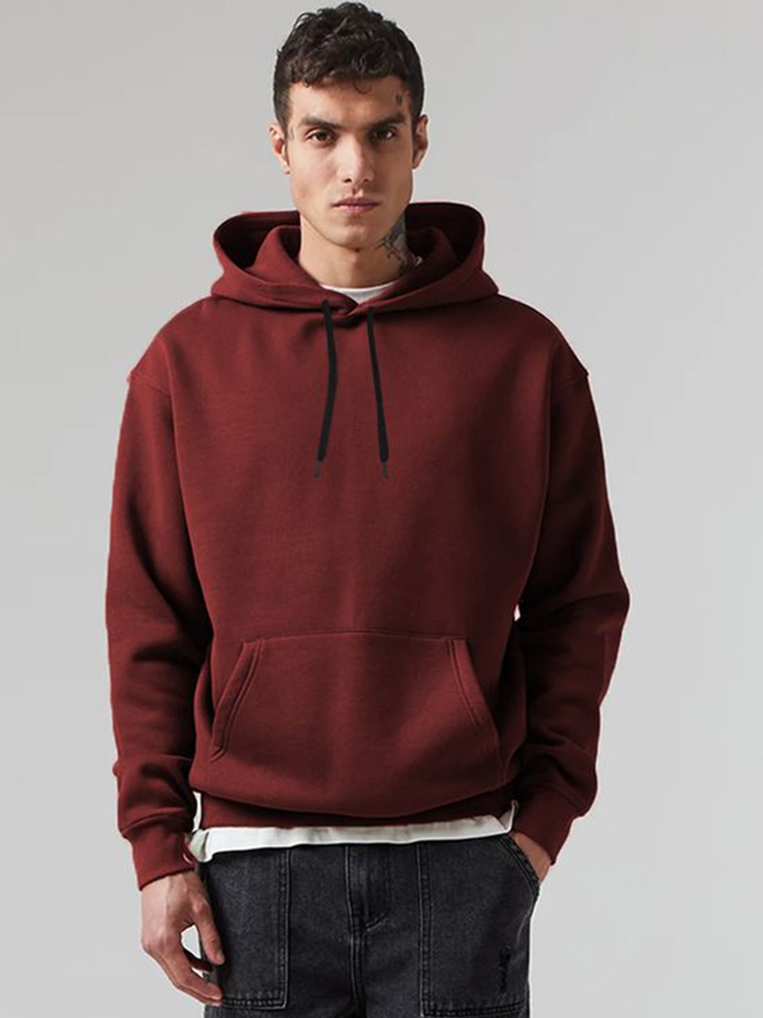 

CLAFOUTIS Men Hooded Pockets Boxy T-shirt, Maroon