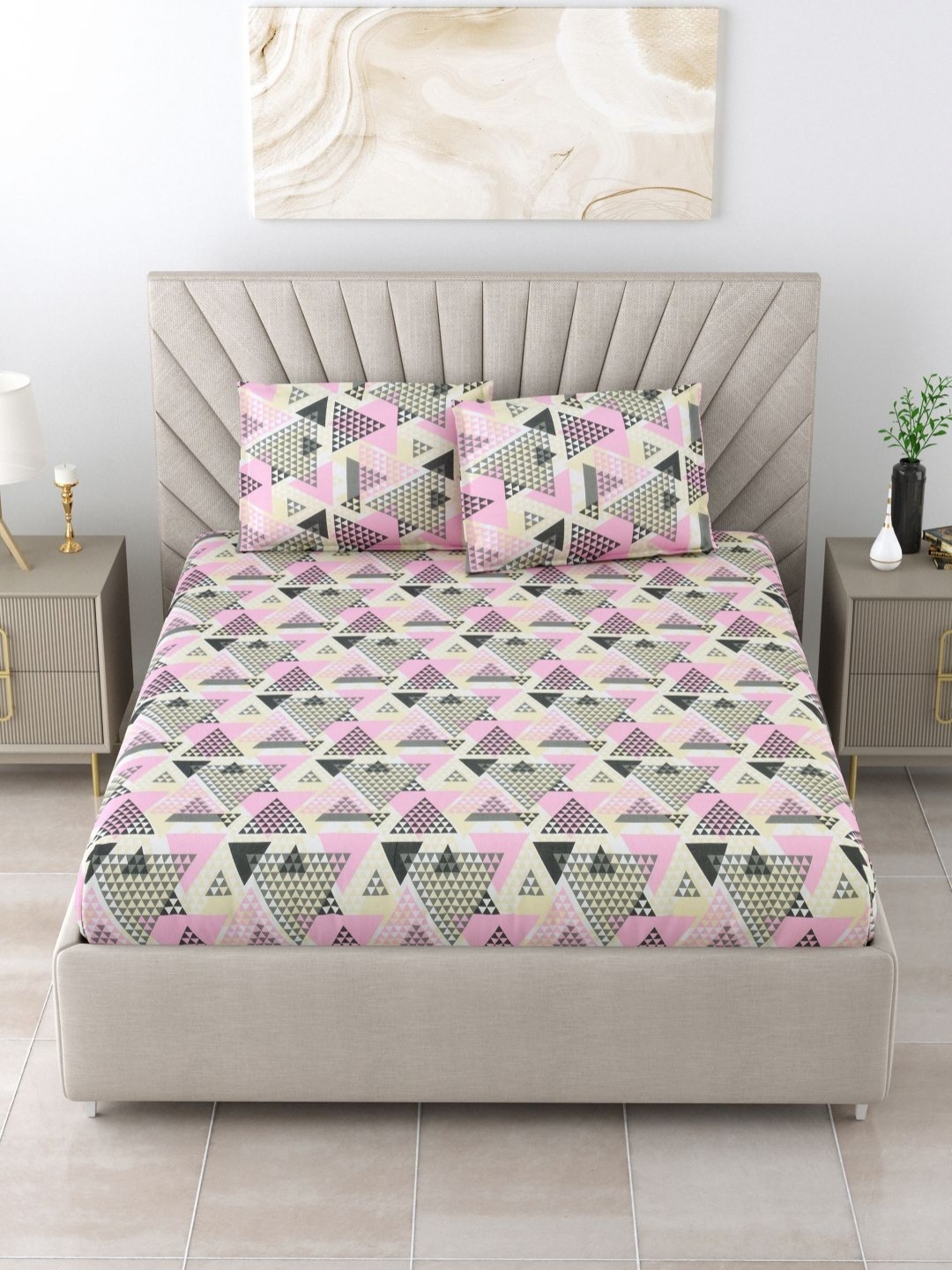 

BOMBAY DYEING Epigram Beige Geometric Cotton 144 TC Queen Bedsheet Set 2.24 m x 2.54 m, Peach