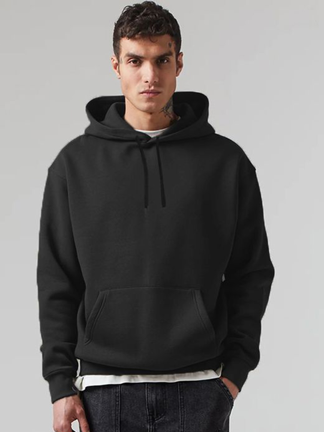 

Genzy Men Solid Hooded Sweatshirt, Black