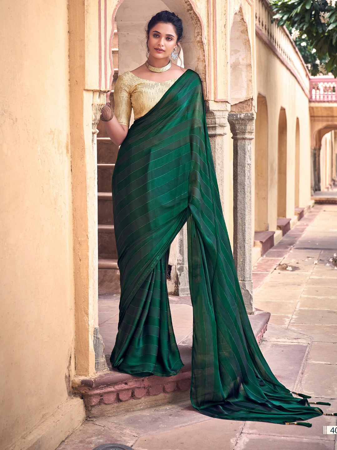 

MAHALASA Striped Saree With Blouse Piece, Green