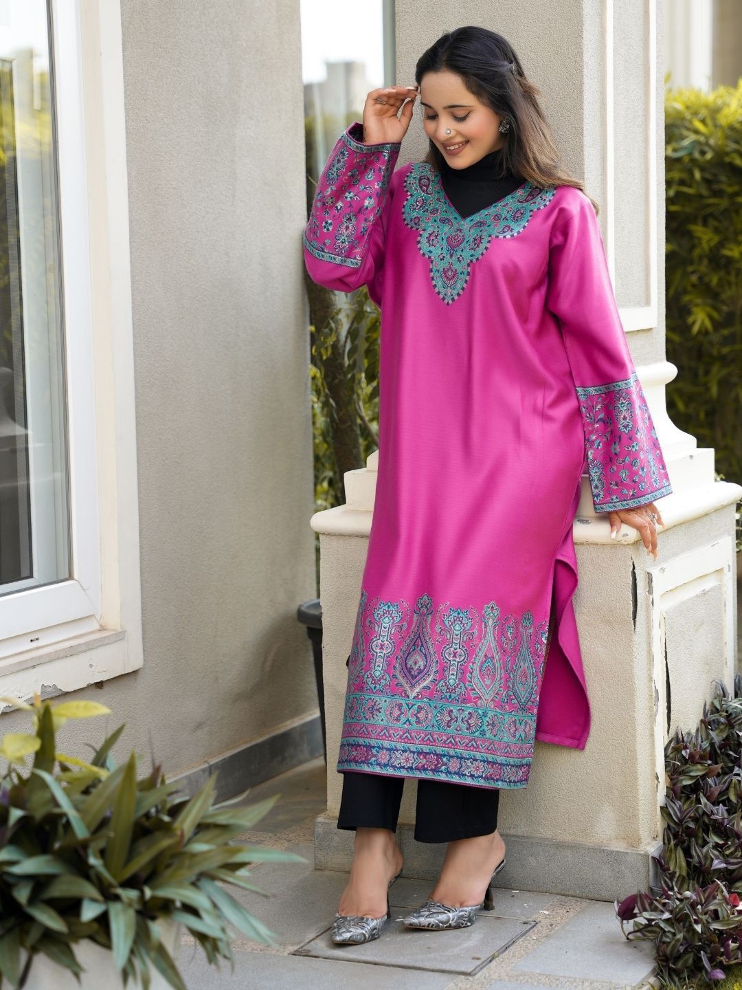 

HOUSE OF KIRNA'S WITH LOGO OF HOK Women Ethnic Motifs Woven Design Pakistani Style Kurta, Pink