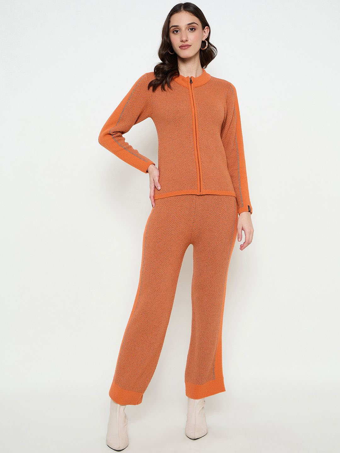 

CREATIVE LINE Self Design Sweatshirt With Trouser, Orange