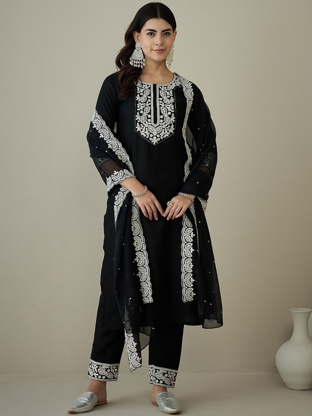 

KLOSIA Floral Embroidered Thread Work Pure Silk Straight Kurta with Trouser & Dupatta, Black