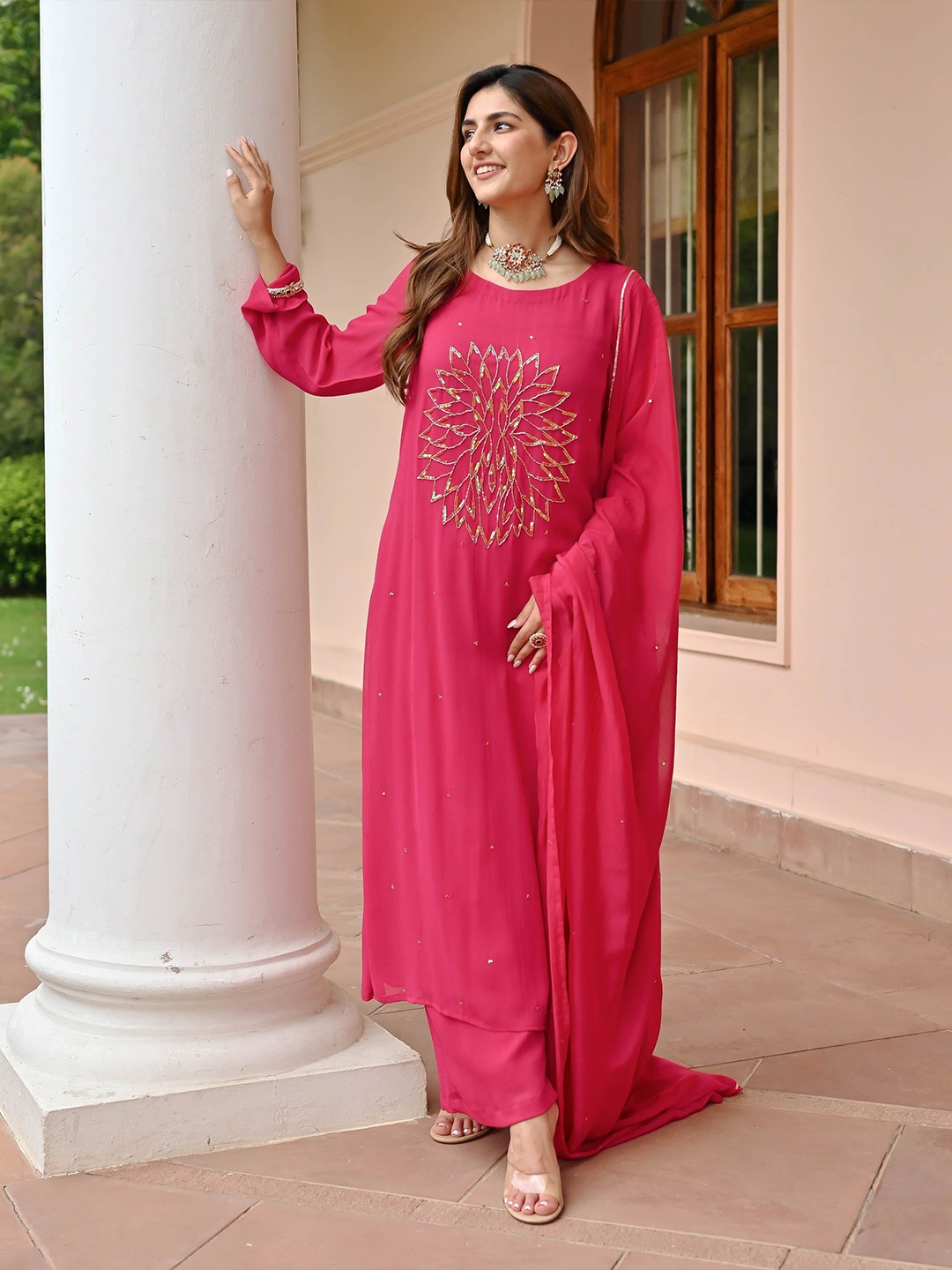 

Bunaai Floral Embroidered Straight Kurta With Palazzos & Dupatta, Pink