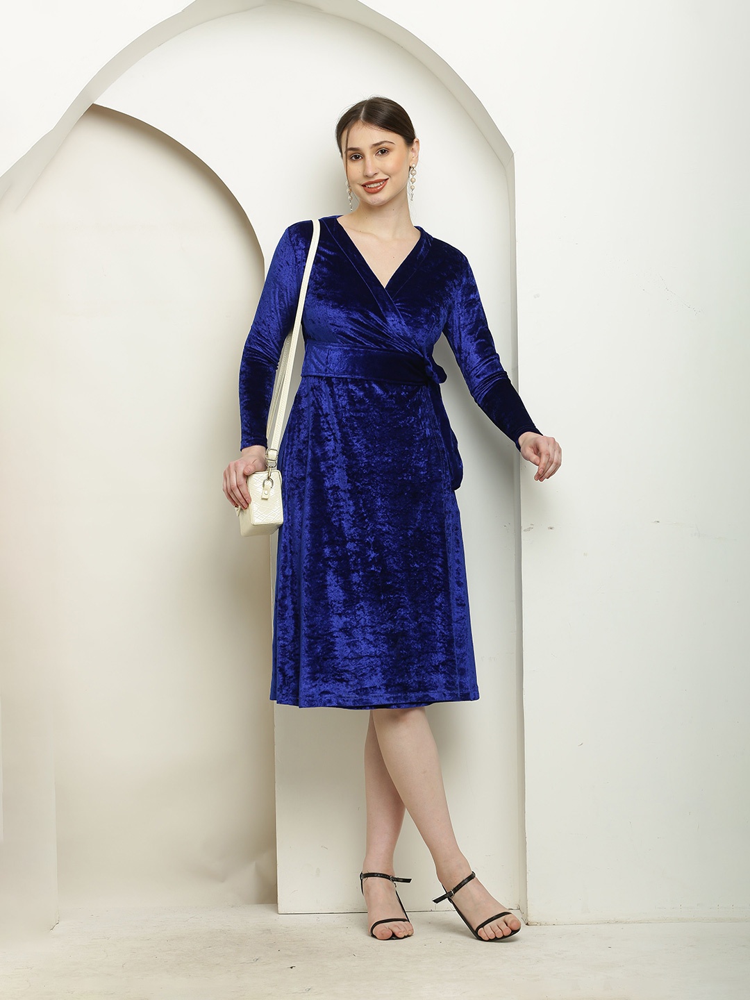 

VIVIENT Women Velvet Fit & Flare V-Neck Dress, Navy blue