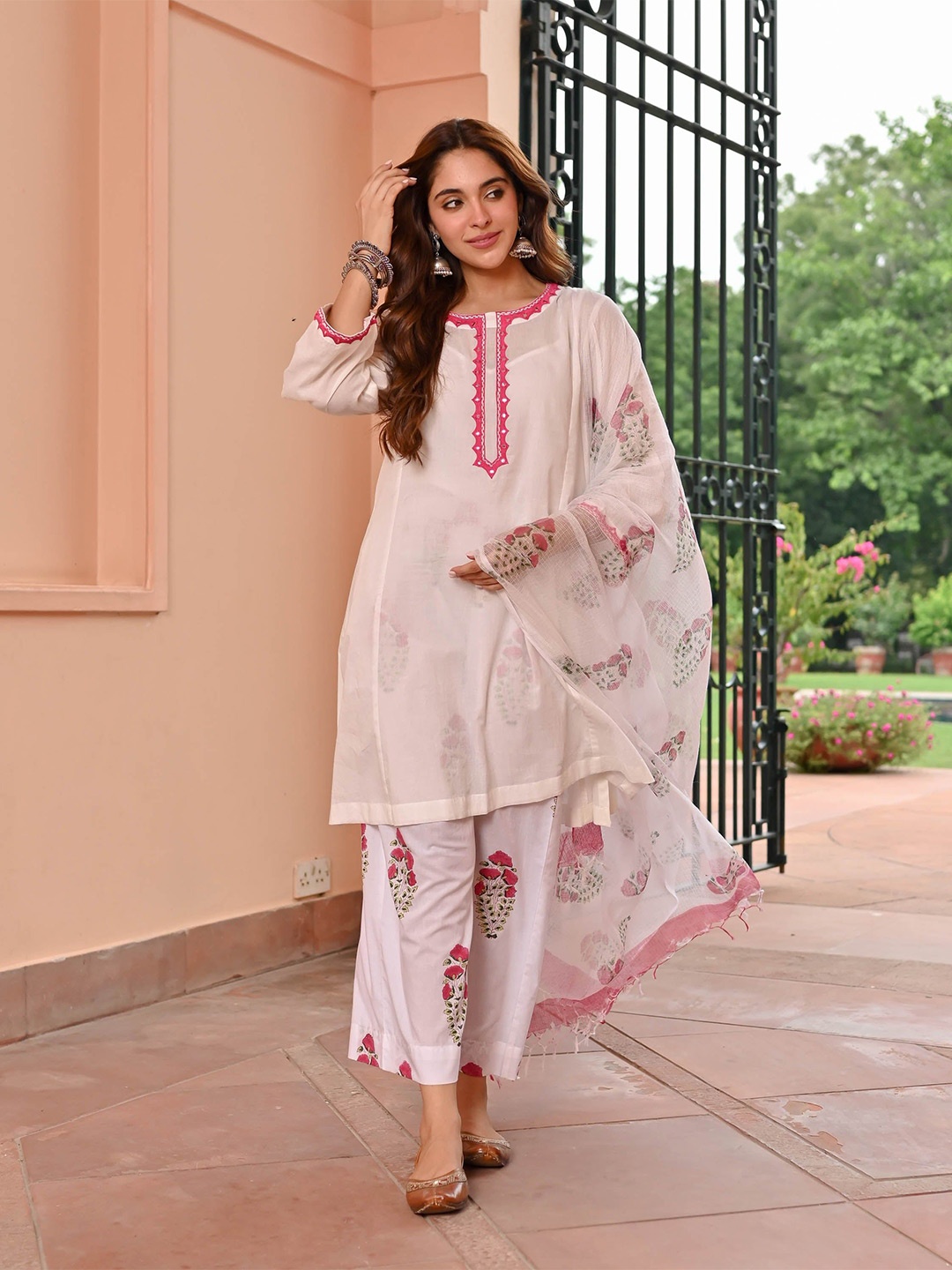 

Bunaai Floral Printed Thread Work Kurti with Trouser & Dupatta, White