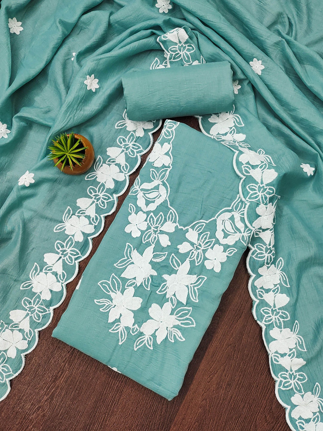 

Maroosh Embroidered Unstitched Dress Material, Sea green