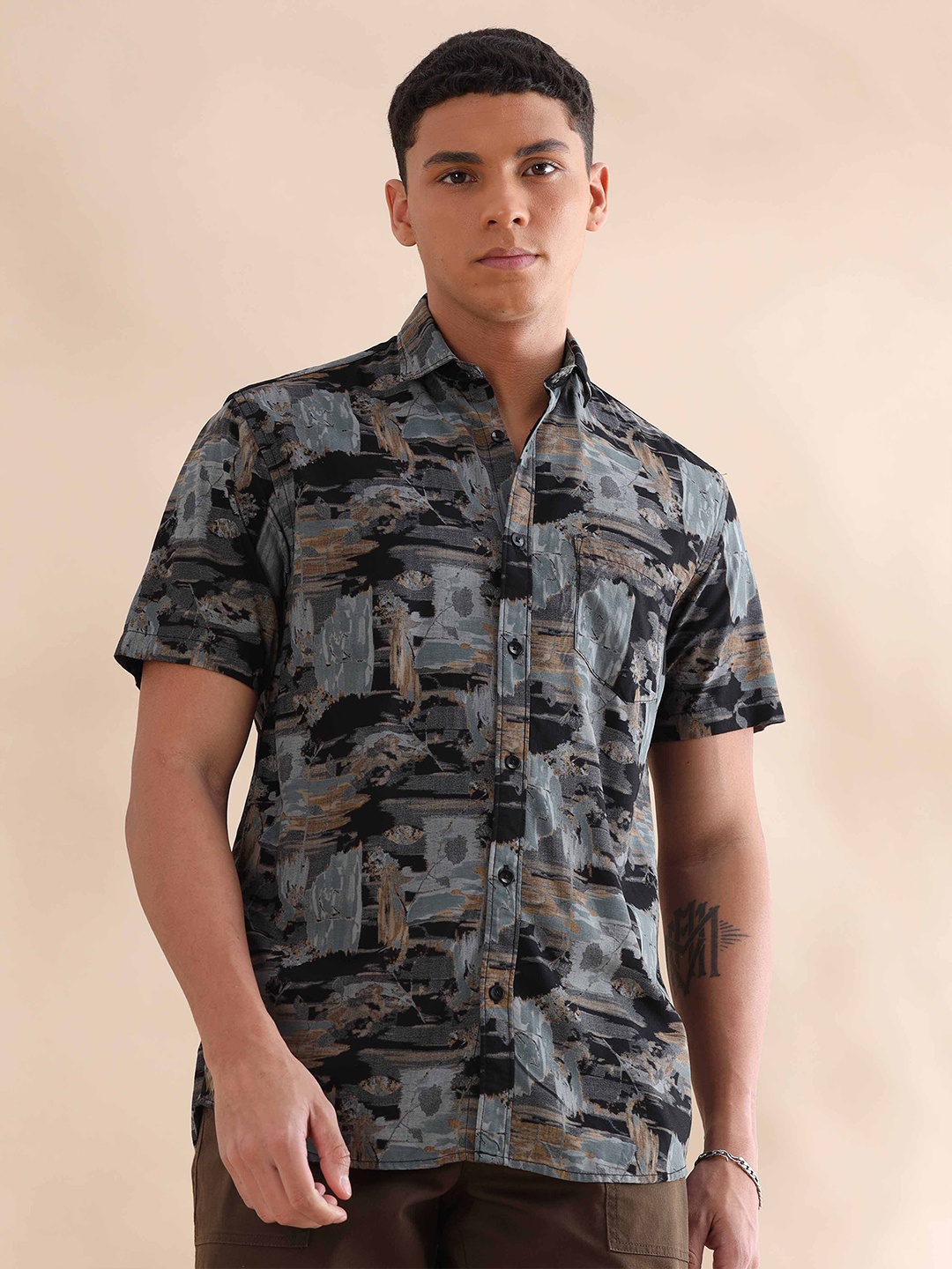 

HOUSE OF MAHNOTS Men Classic Spread Collar Abstract Printed Casual Shirt, Grey