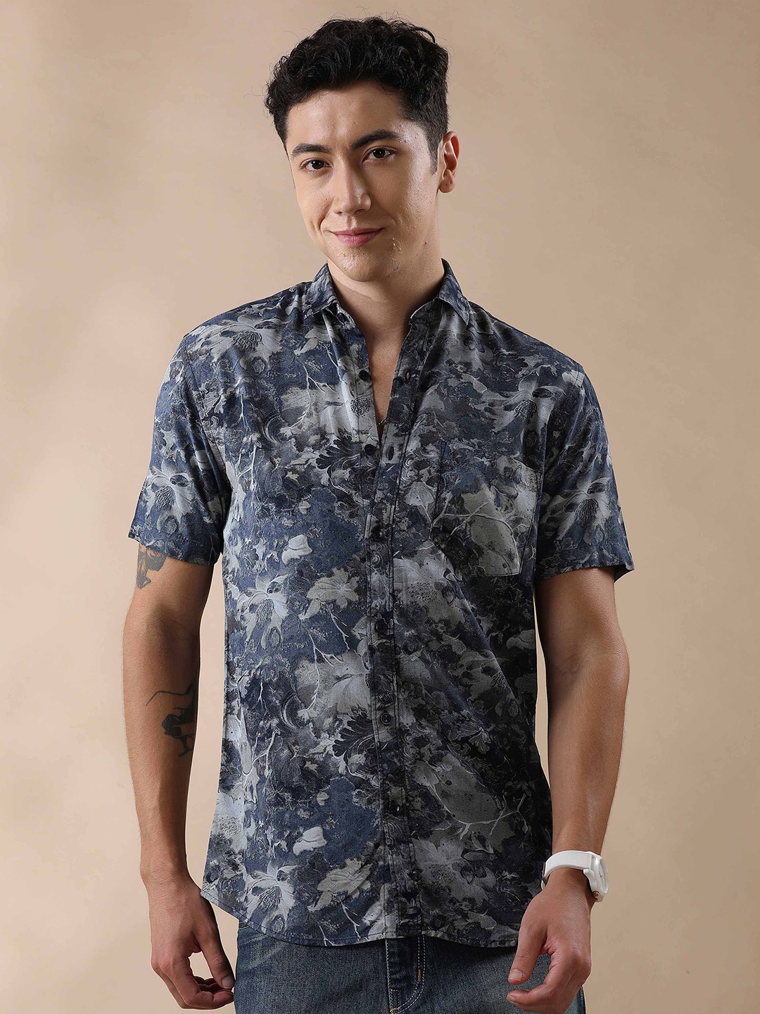 

HOUSE OF MAHNOTS Men Classic Spread Collar Floral Printed Casual Shirt, Navy blue