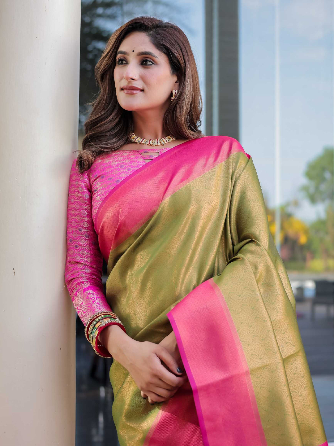 

Kandora Woven Design Zari Pure Silk Kanjeevaram Saree, Green