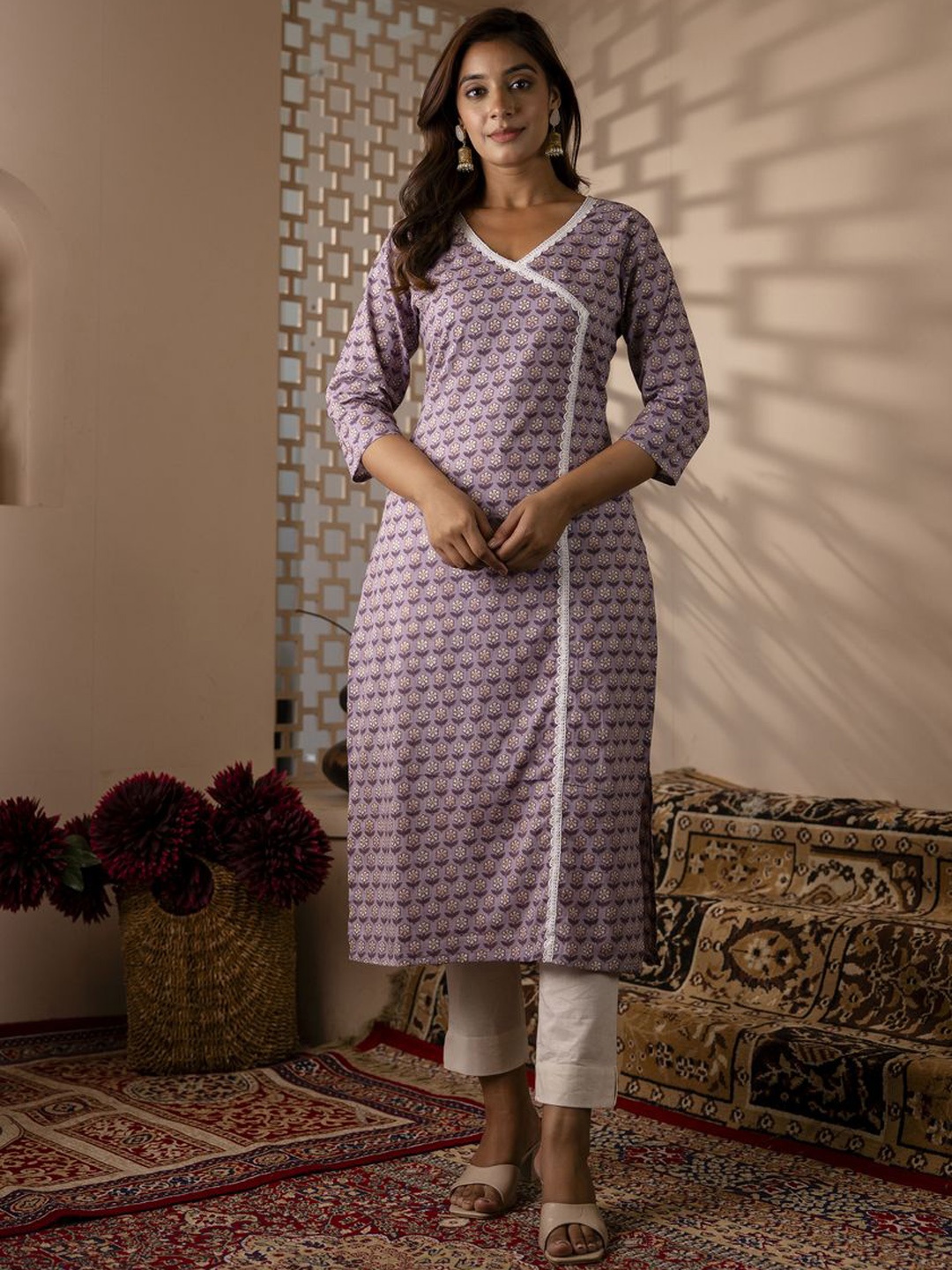 

NISHABD Floral Printed V-Neck Cotton Angrakha Kurta, Lavender