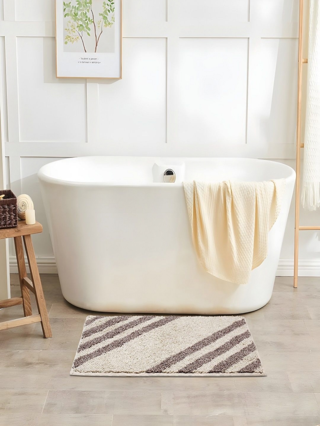 

CAZIMO White & Brown Printed Pure Cotton Bath Rugs