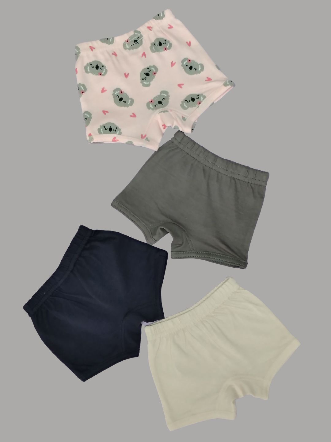 

SEYBIL Girls Pack Of 4 Assorted Pure Cotton Basic Briefs SBGBRIEF02