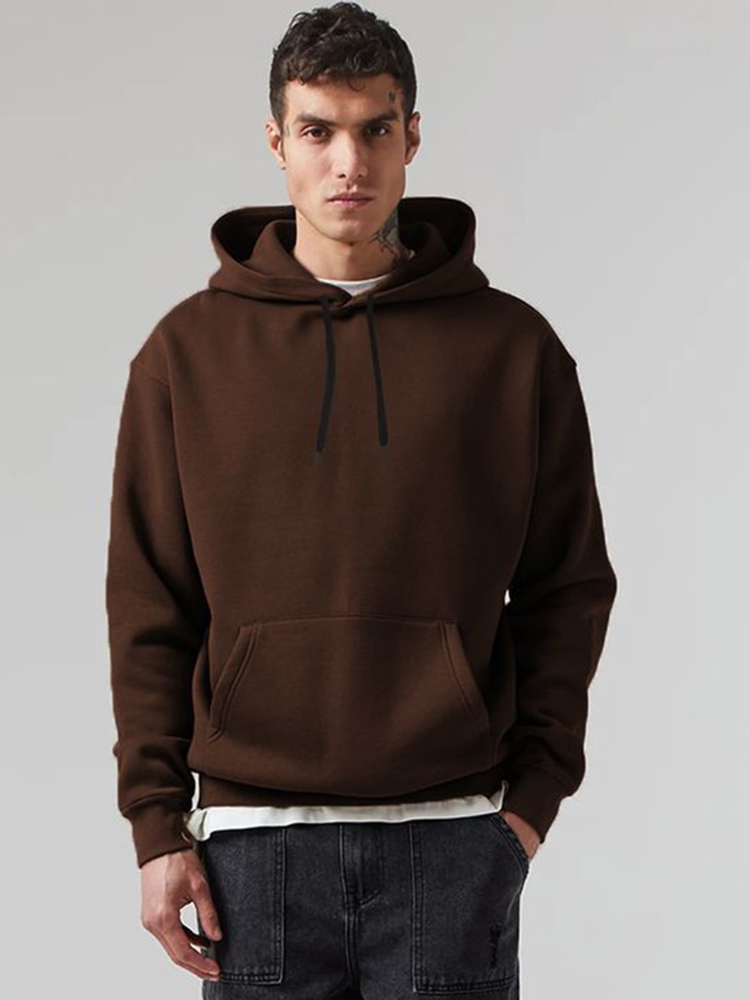 

CLAFOUTIS Men Hooded Pockets Boxy T-shirt, Brown