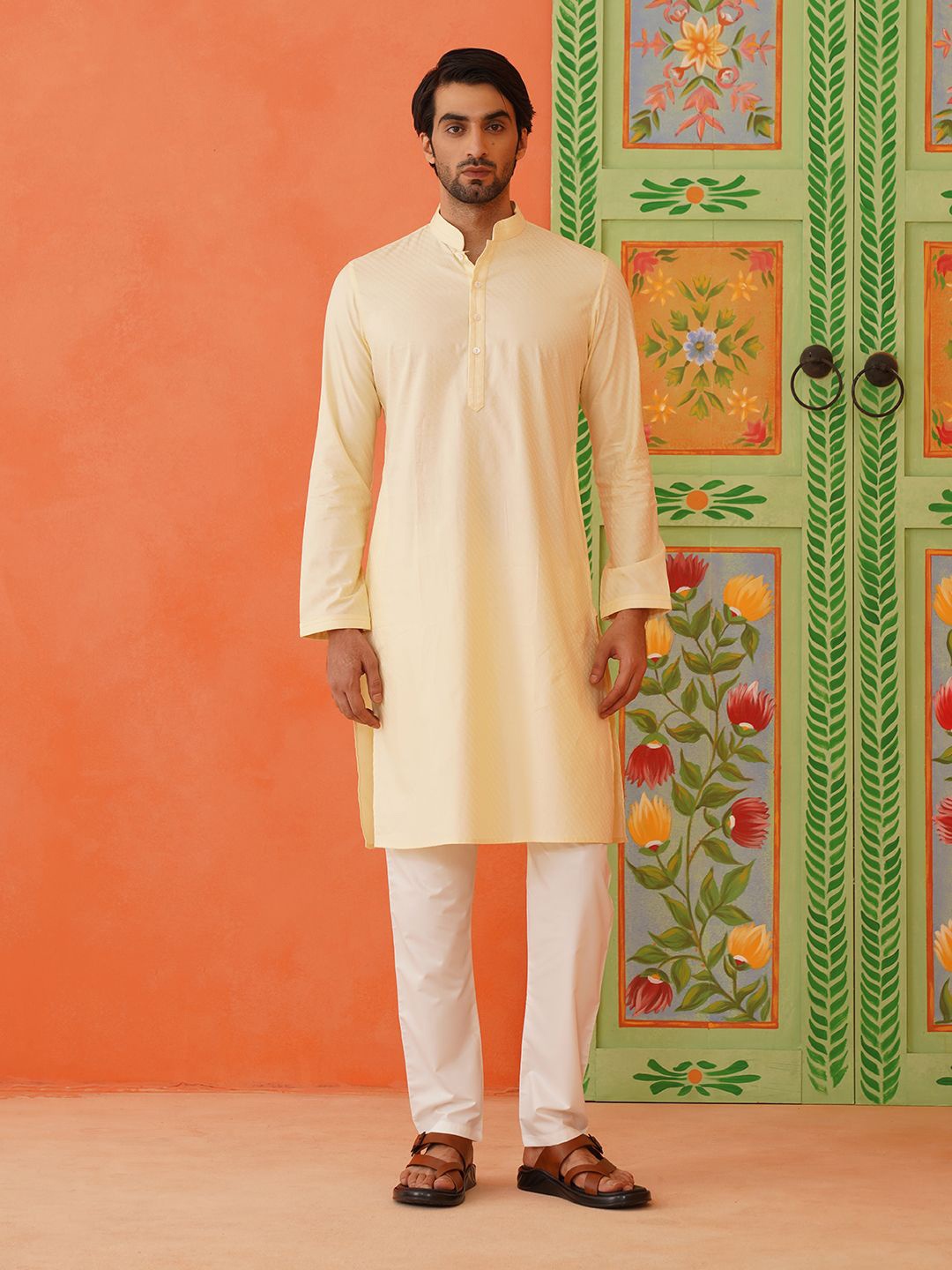 

TheEthnic.Co Geometric Printed Mandarin Collar Cotton Straight Kurta, Yellow