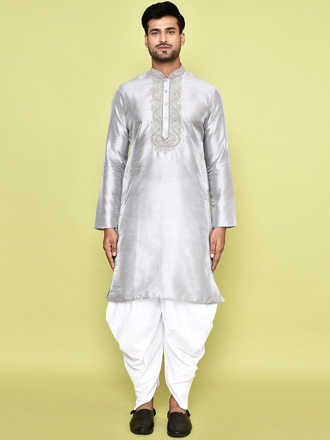 

Arihant Rai Sinha Floral Embroidered Mandarin Collar Dupion Silk Kurta With Patiala, Grey