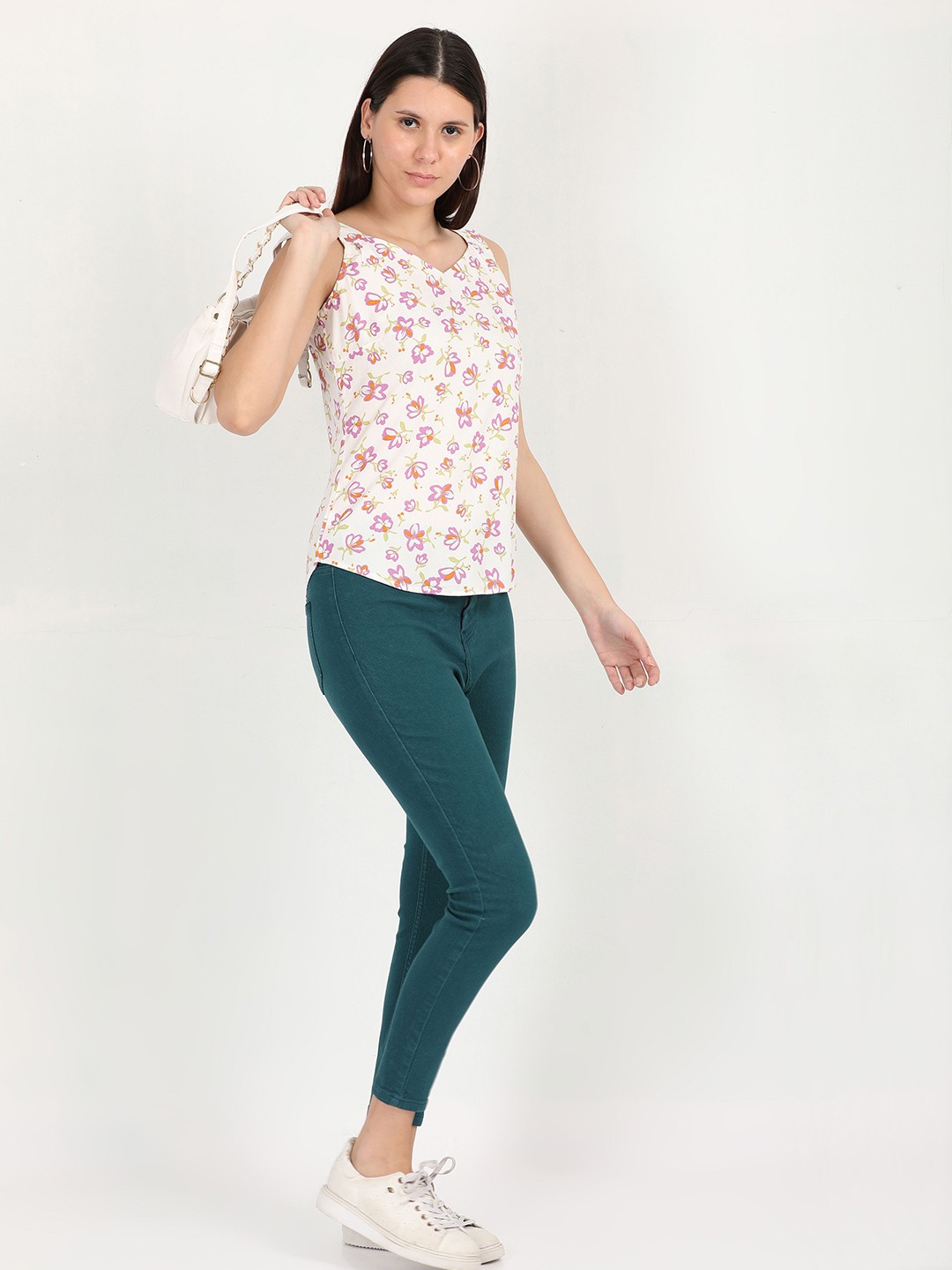 

URBAN POCHE Floral Printed V-Neck Top, White