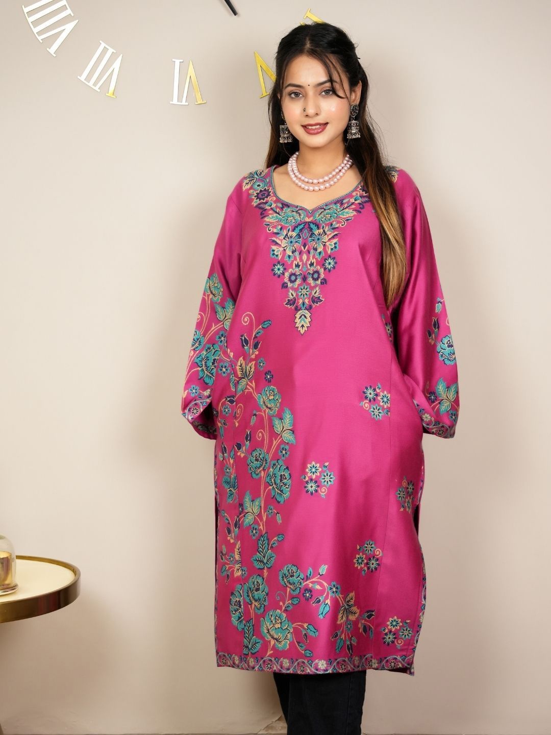 

HOUSE OF KIRNA'S WITH LOGO OF HOK Floral Printed Straight Kurta, Pink