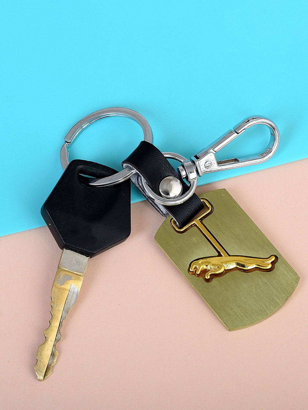 

MEMOIR Brass Gold-Plated Stylish Keychain, Yellow