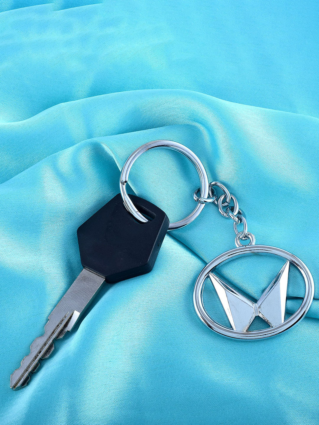 

MEMOIR Textured Stainless Steel SUV Key Chain