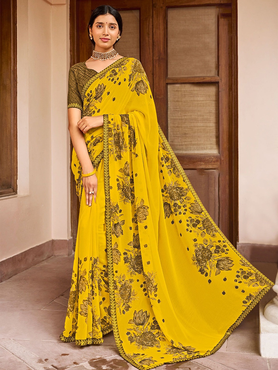 

Laxmipati Women Floral Poly Georgette Designer Saree With Blouse Piece, Yellow