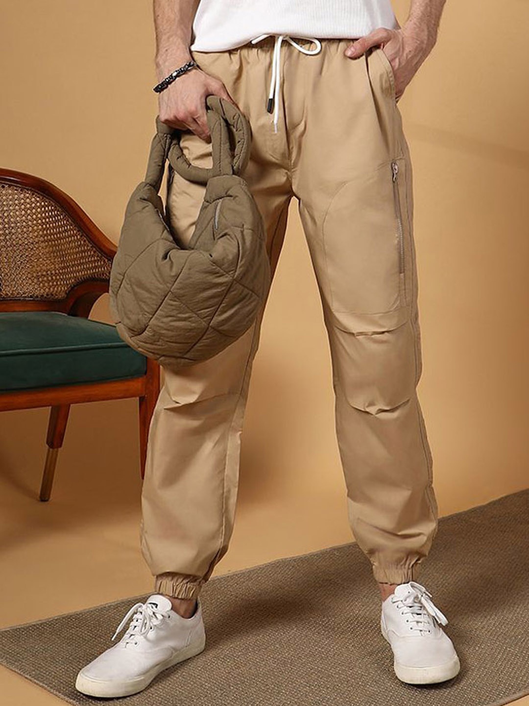 

Campus Sutra Men Mid-Rise Comfort Regular Fit Trousers, Brown